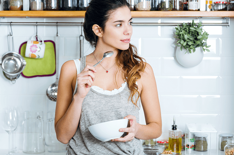 woman eating breakfast